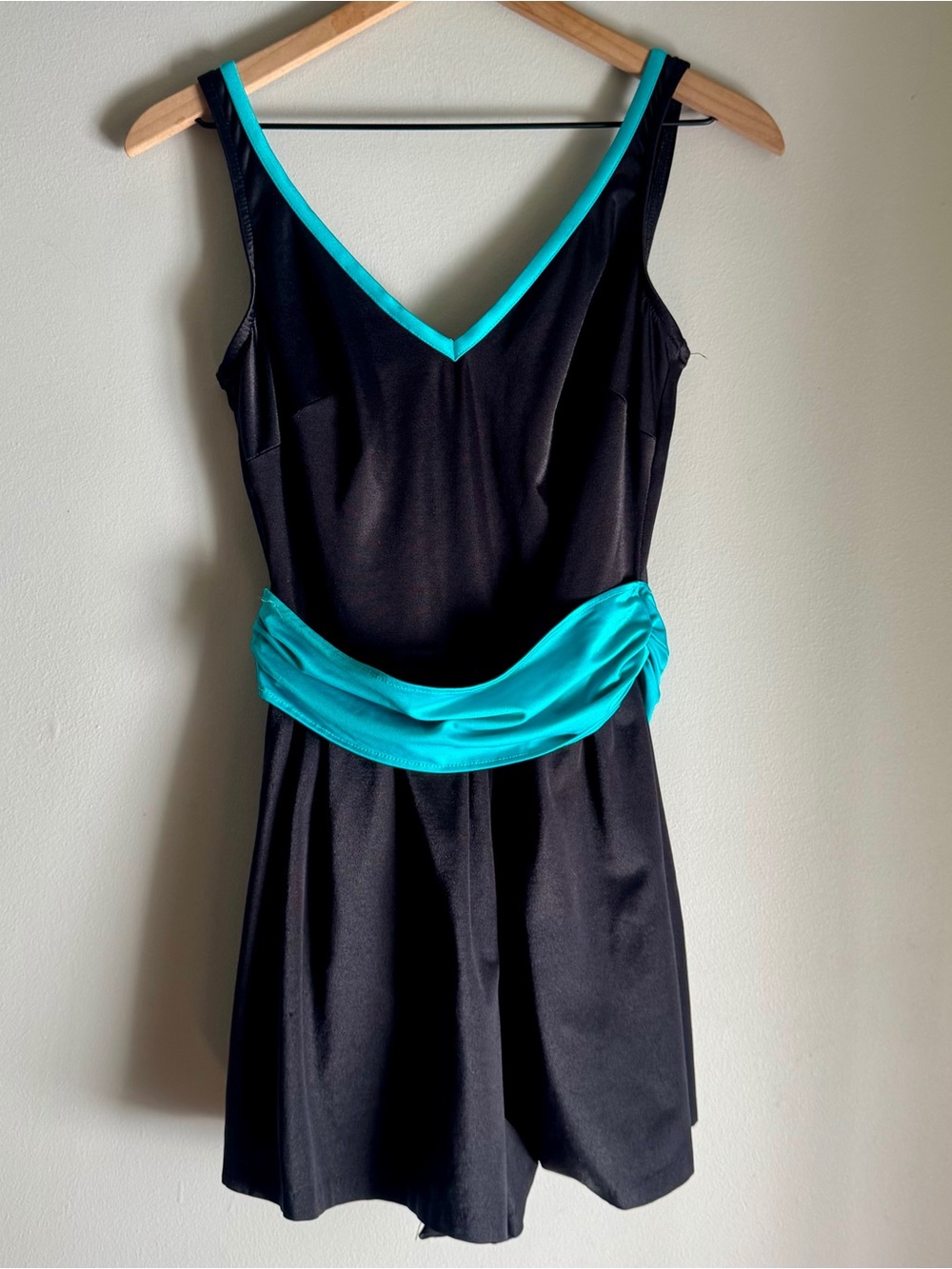 Mainstream Vintage 90’s Black and Blue One Piece Swimsuit Romper Size 16